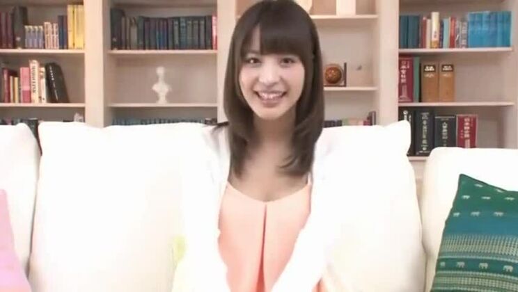 сочная плоскогрудая японская шлюха;