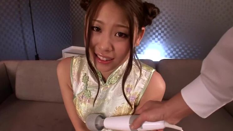 Красивая волосатая японка Анджи Эсуван в пикантном секс-видео.