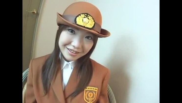 Симпатичная японская подруга Рей Акасака