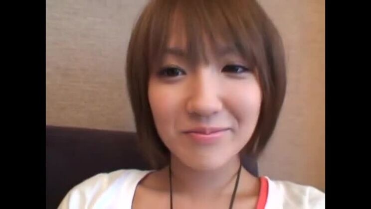 Амброзиальная плоскогрудая азиатка Райз Юзуки