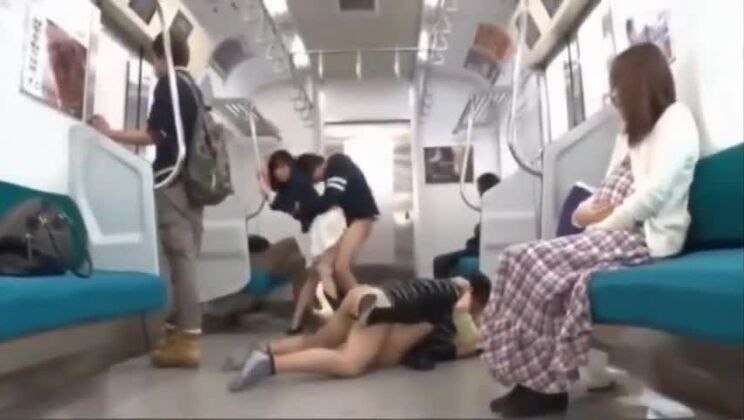 Ослепительная японская девушка