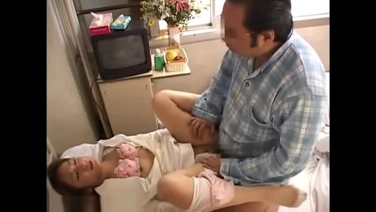 Очаровательная восточная девочка