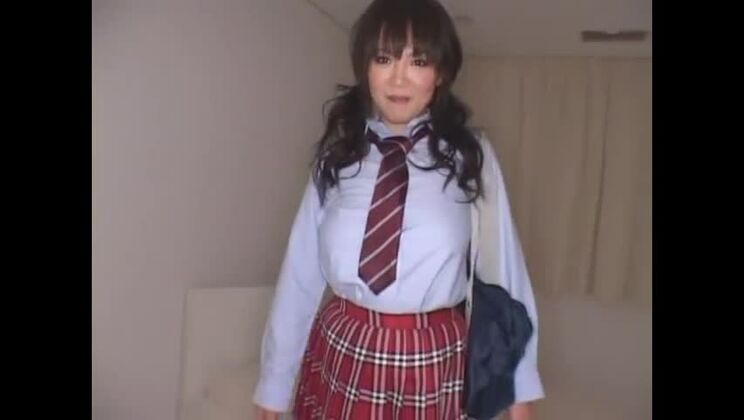 Привлекательная пышногрудая японка Май Надасака трахается в потрясающем порно крупным планом