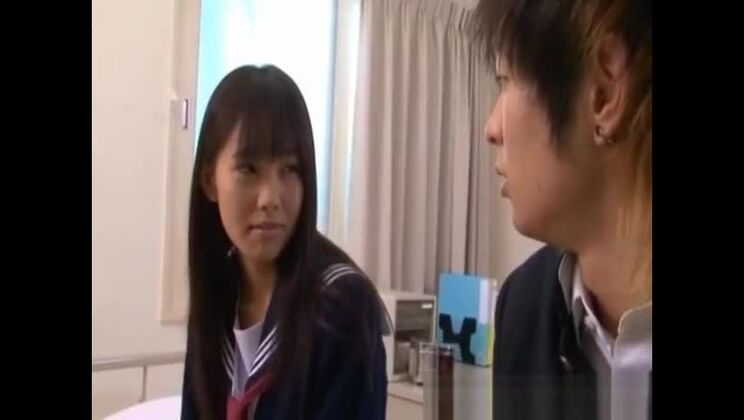 Восточный секс-видео с участием Топа и Хикару Аюхары.