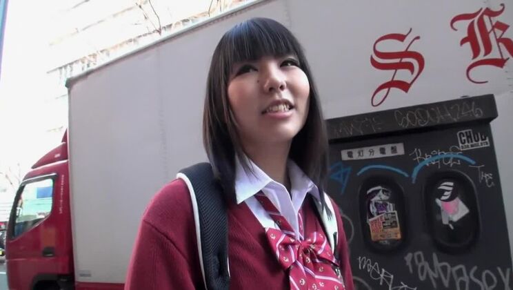 Божественная азиатская девушка получает горячий букаке.