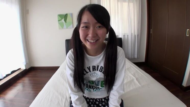 Пышнотелая азиатка Кёка Исигуро занимается сексом в потрясающем порно крупным планом.