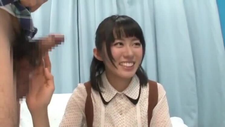 Великолепная японская шлюха, получающая хардкорный сексуальный опыт.