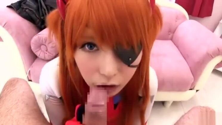 Очаровательная пышногрудая японская леди устраивает пикантное фетиш-представление