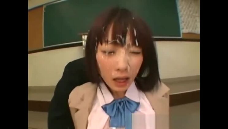 Буккаке азиатский горячий душ из спермы