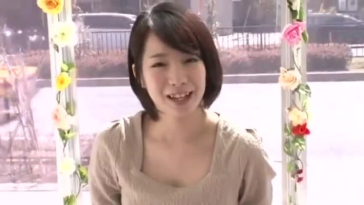 Сексуальная японская девушка в отличном японском порнофильме, который вы видели.