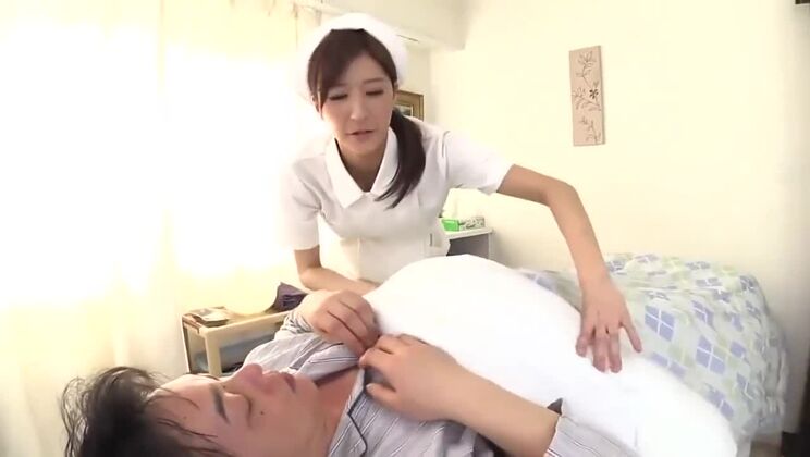 Самая безумная японская девчонка в невероятной сцене JAV поработит ваш разум.