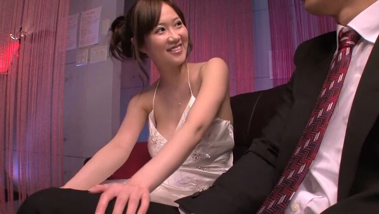 Невероятная японская шлюха в похотливом минете, большие сиськи JAV-видео