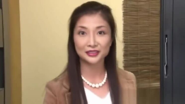 Чиса Киришима. Зрелая азиатская леди показывает часть 5.