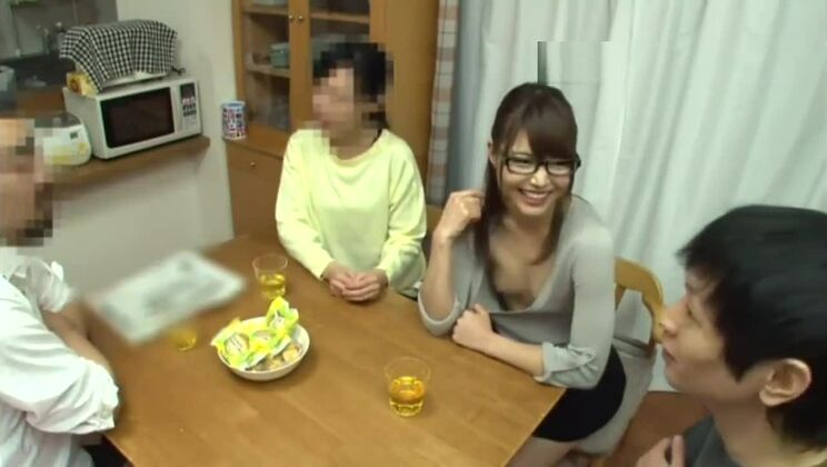 Потрясающая японская девушка в уникальном HD JAV-фильме