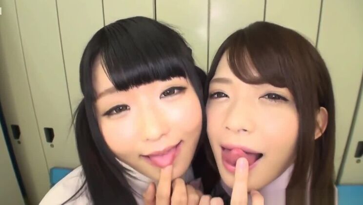 Превосходная сцена с участием трёх человек, завершающаяся эякуляцией.