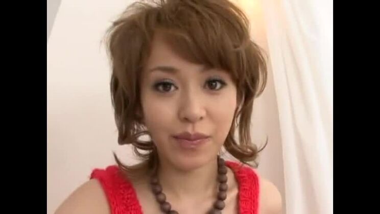 Сексуальная японская девушка Моэ Шинохара в лучшем сольном порнофильме с использованием дилдо и игрушек.