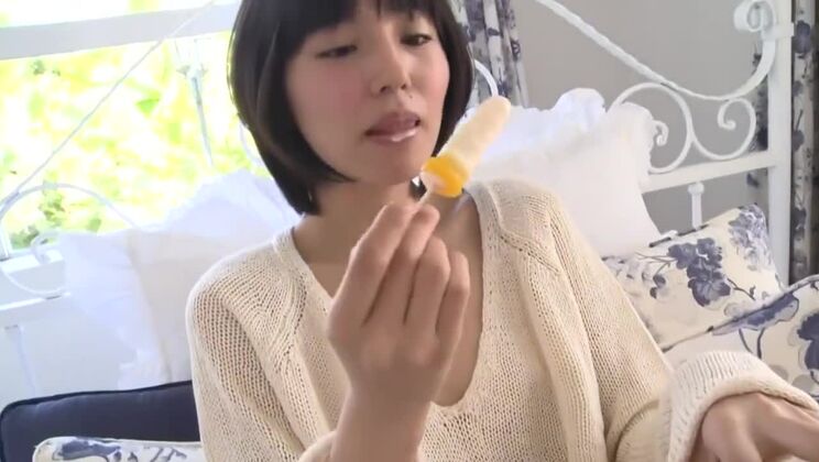 девушка в постели