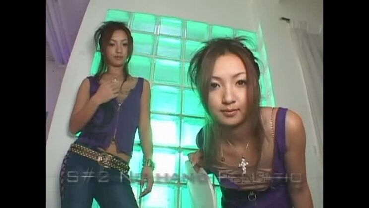 Лучшая японская модель Лейла Ябуки в клипе Fabulous Swallow/Gokkun, Dildos/Toys JAV.