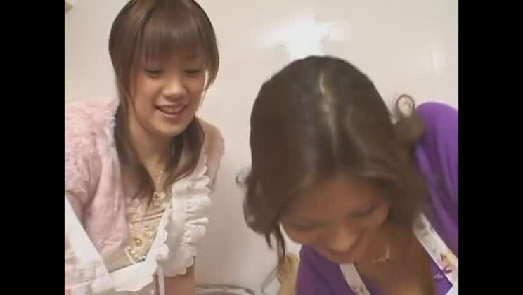 Потрясающая японская девушка Кокоро Икено, Азуса Аяно в самой горячей сцене с минетом в японском порно.