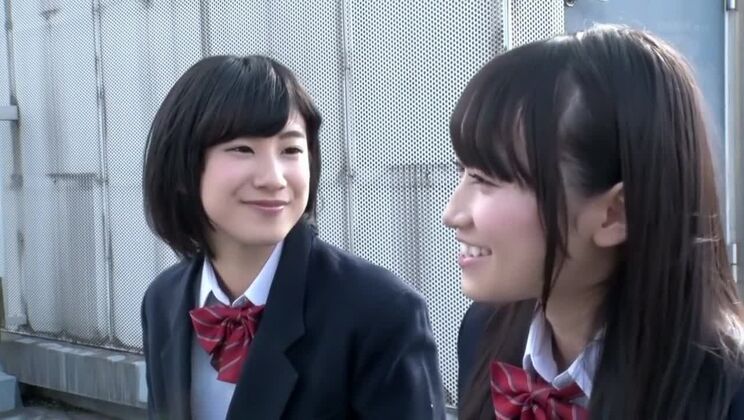 Самая горячая японская девушка в Incredible Lesbian, Changing Room JAV видео.