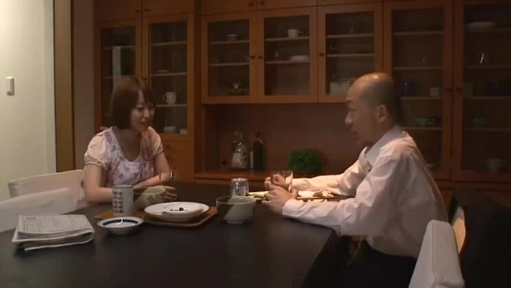 Экзотическое секс-видео. Безумная сцена с участием старых и молодых, без цензуры.