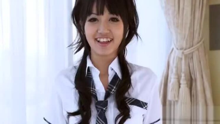 Подросток возбуждается от двух членов.