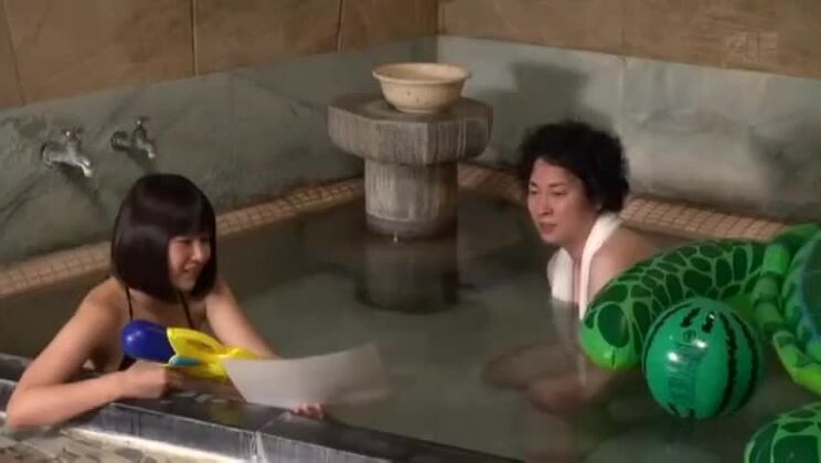 Сексуальная сцена с большой грудью, без цензуры.