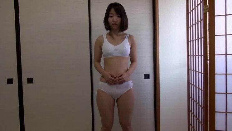 Потрясающая японская девушка в безумном HD-качестве, сцена с подростками в японском порно.