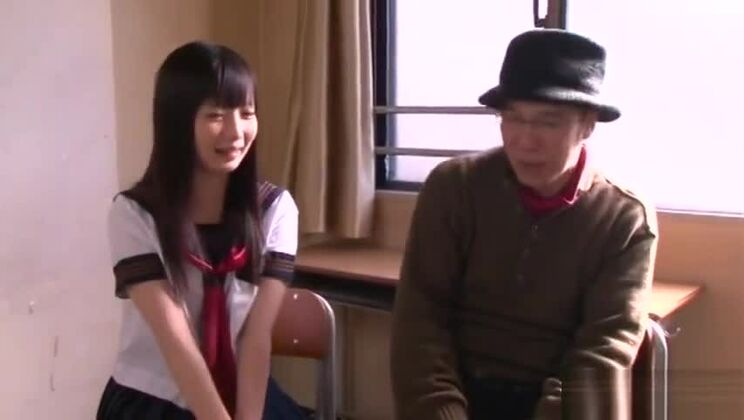 Она хотела бы употребить много спермы.