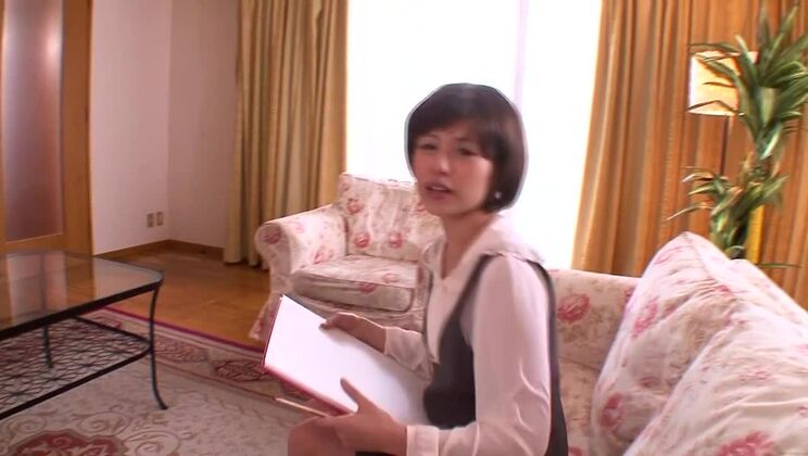 Рина Рукава в фильме «Непристойная младшая сестра», часть 1.3