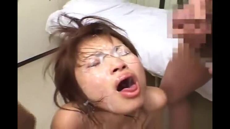 Безумный xxx клип Буккаке самая безумная красотка