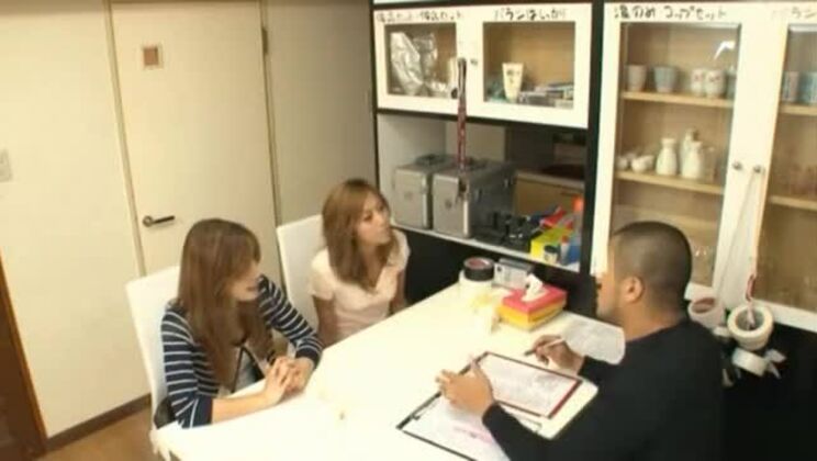 Джун Асами. Сексуальная азиатская девушка.