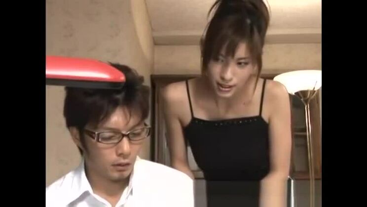 Прекрасная девушка знала о извращенном поведении своего парня и хочет с ним переспать.