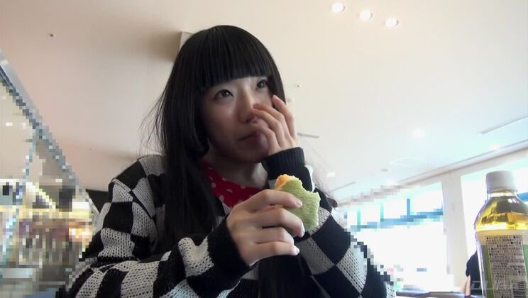 Сумасшедшая японская модель в потрясающем HD-качестве, японский порнофильм в чулках.