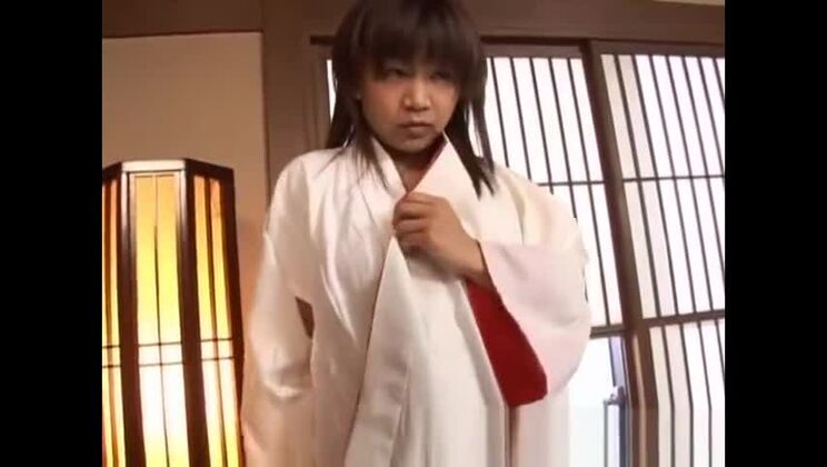 Чертовски горячая красотка Ами Китадзима, часть 1.