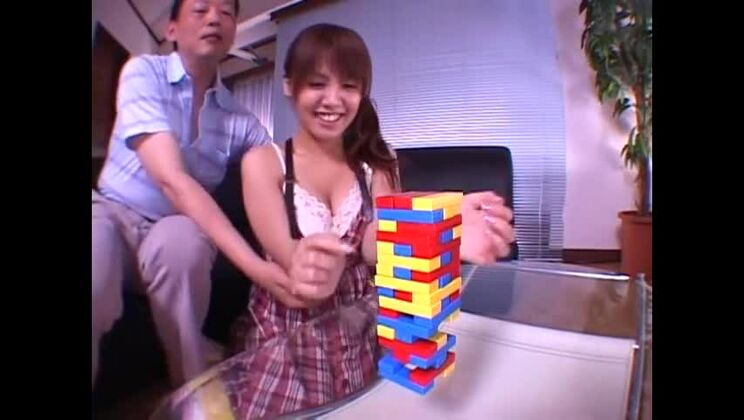 Экзотическая японская модель Марин Минами в потрясающем JAV-видео.