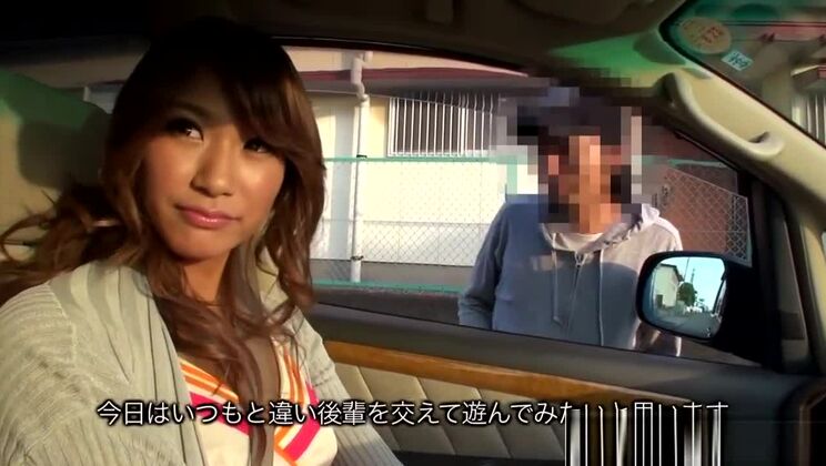 Загорелая грудастая шлюшка из ниппона делает публичный минет