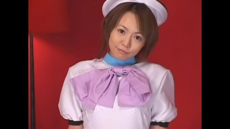 Самая горячая японская проститутка в экзотических сценах с минетом и групповым сексом (JAV).