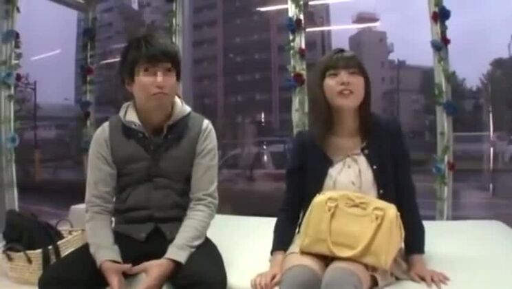 Потрясающая японская девушка в лучшем японском порнофильме всех времен.