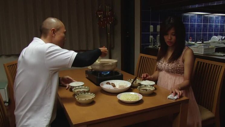 Харуки Аояма в фильме «Замужняя женщина, которая сбилась с пути, часть 2».