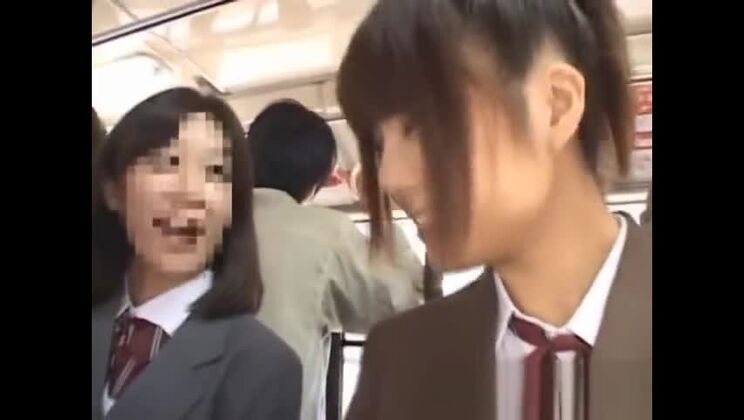 Азиатская красотка занимается сексом на публике часть 2