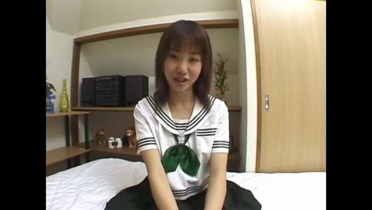 Маю Ягихара, молодая красивая азиатская девушка-подросток