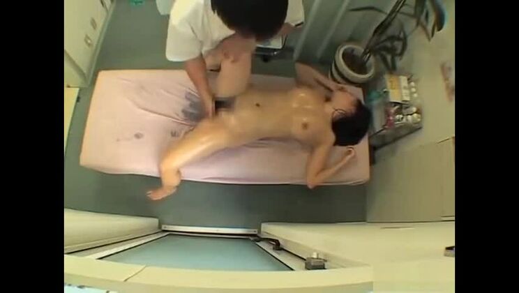 кто она? Пожалуйста,