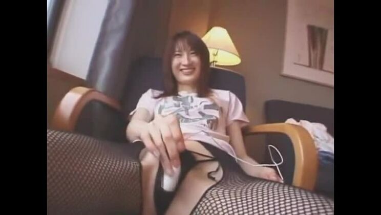 Самая горячая японская шлюха в потрясающем любительском фетиш-видео JAV.