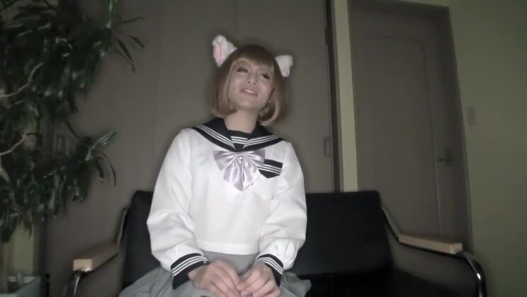 Сумасшедшая японская девушка в невероятной азиатской сцене с парнем, занимающимся сексом.