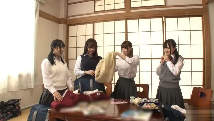 Смотрите японскую шлюху в эксклюзивной версии JAV-фильма.