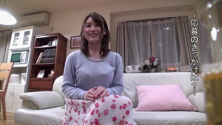 Возбужденная японская проститутка в экзотическом HD-качестве, публичный JAV-ролик.