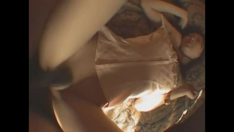 Самая привлекательная японская девушка Лейла Аисаки в экзотическом романтическом JAV-видео.