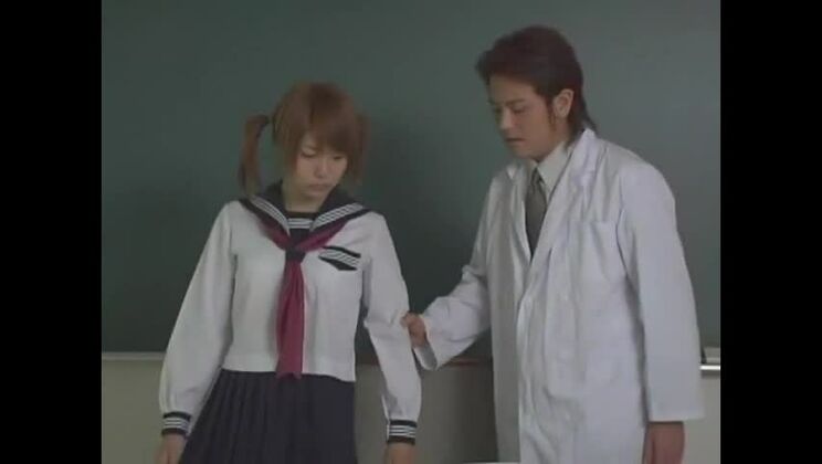 Великолепная японская модель Айру Мисоги в потрясающем видеоролике с мастурбацией и минетом (JAV).