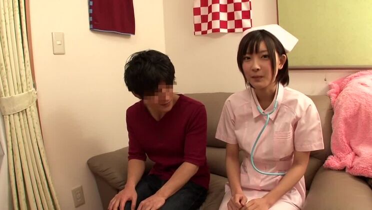 Потрясающая японская шлюха Юзу Огура в невероятной сцене с медсестрой и большой грудью в японском порно.